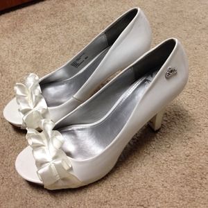 White peep toe heels