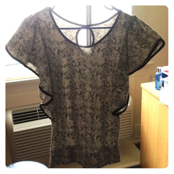 SALE!!! 50% OFF!!! Snake skin pattern dress/top - Picture 1 of 3