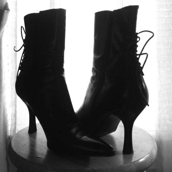 Nine West black leather heel boots
