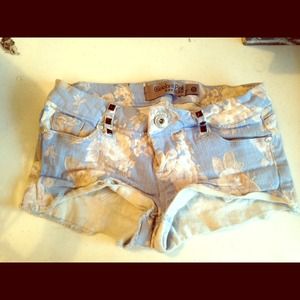 VERY SHORT studded floral shorts!