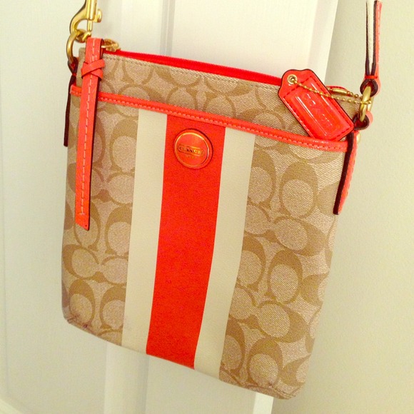 SOLD✅Coach F49080 Orange Stripe Swingpack