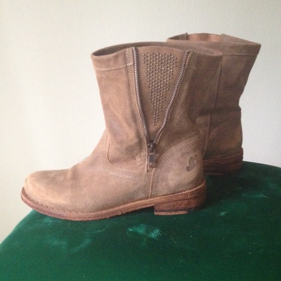 💚Felmini Stud Trim Bootie💚
