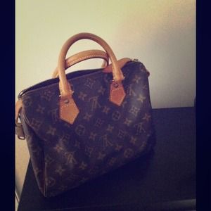 No longer for sale..Auth  Louis Vuitton speedy 25