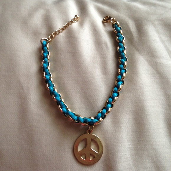 ❌❌SOLDPeace sign bracelet❌❌