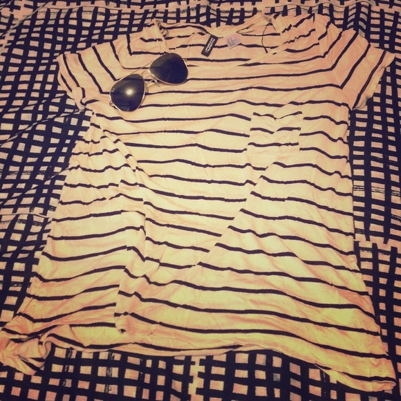 Flowy stripped top- SOLD !!!