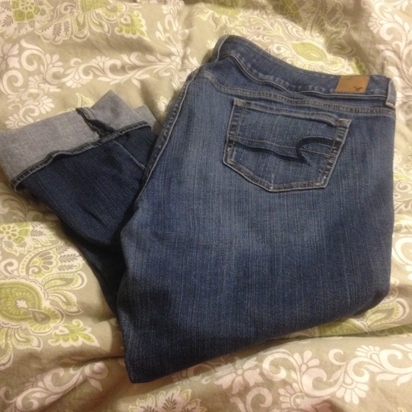 American Eagle Artist Crops!