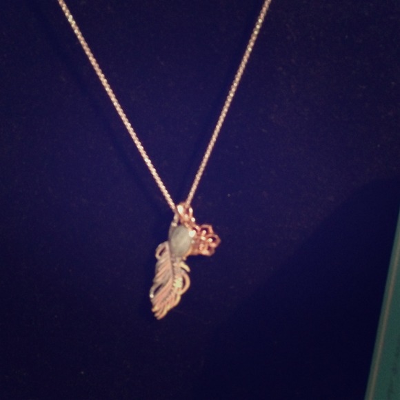 Stella and Dot Secret Garden Charm Necklace