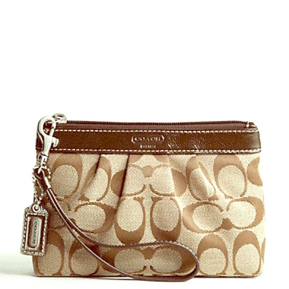 NEW Authentic Coach Signature Wristlet