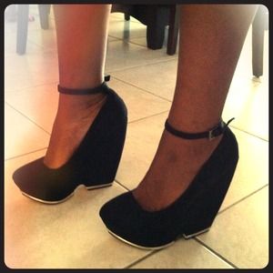 PRICE ✂️NEVER WORN!!! Black sky high suede wedges!