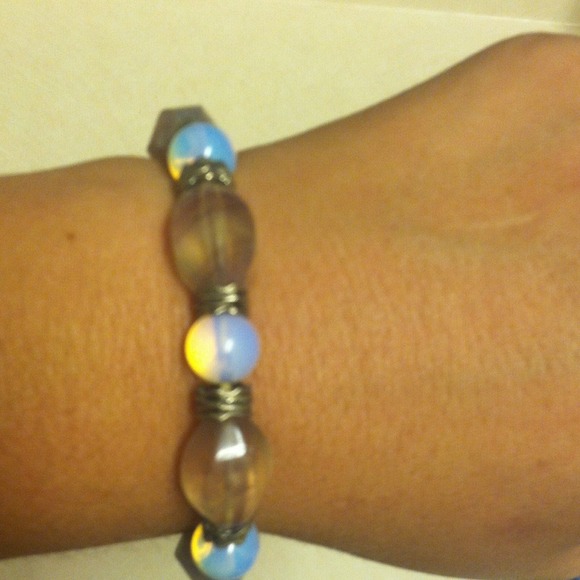 Glass bead bracelet