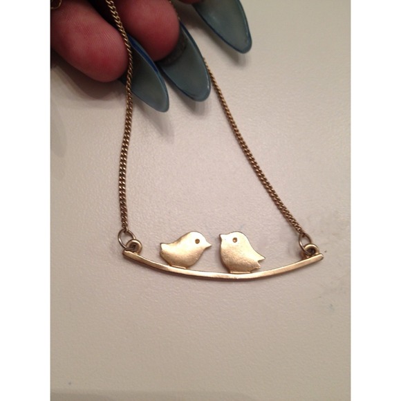 ⭐⭐⭐ GOLDEN BIRDS NECKLACE ❌BUNDLED❌
