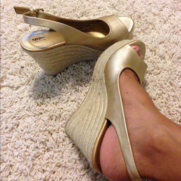 Mossimo wedge