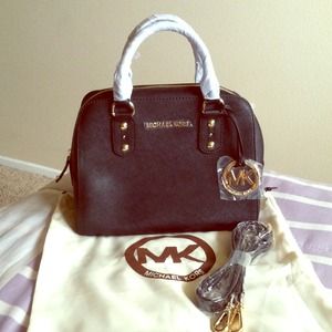 ❌SOLD❌ Michael Kors Signature Small Satchel