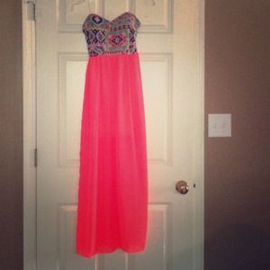 Bundle of two dresses @bstone824