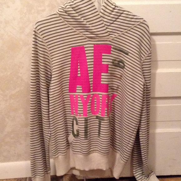 American eagle pullover hoodie
