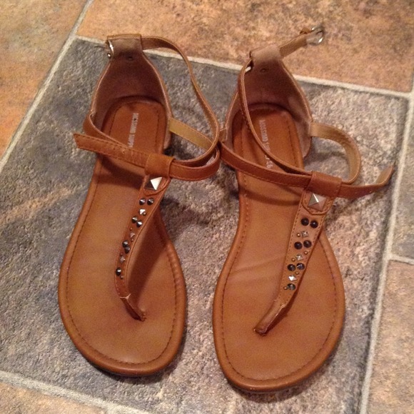 Mossimo supply buckle sandals