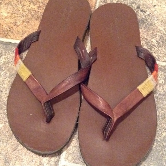 American eagle flip flops