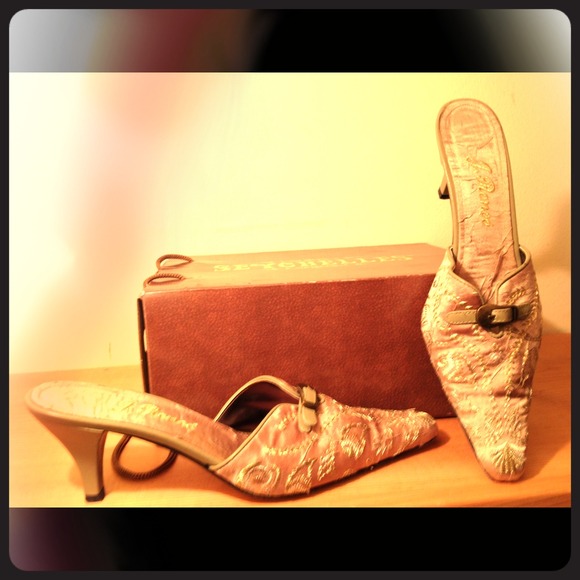 Satin embroidered mules