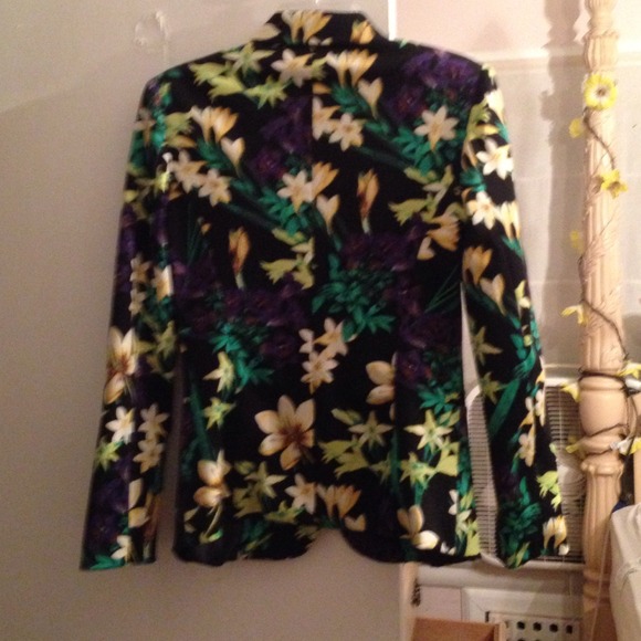 Floral Blazer!! Super cute!!! - Picture 3 of 4