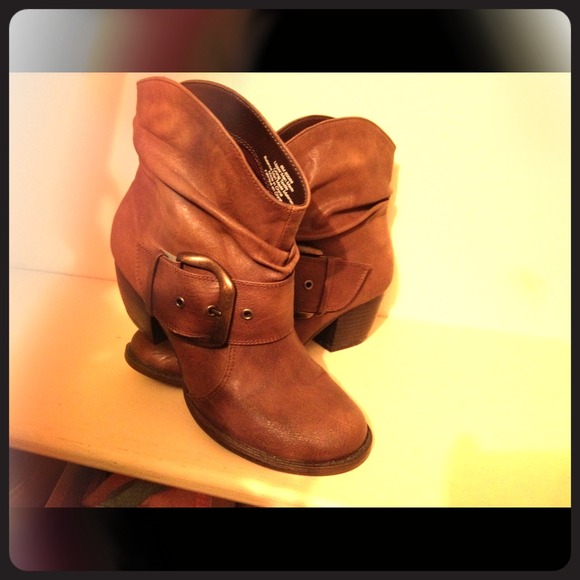 Brown bootie