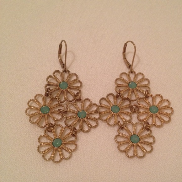 Francesca's daisy drop earrings