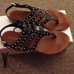 Aldo Studded flats.... Stud is style