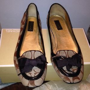Coach shoes sold in bundle !!!