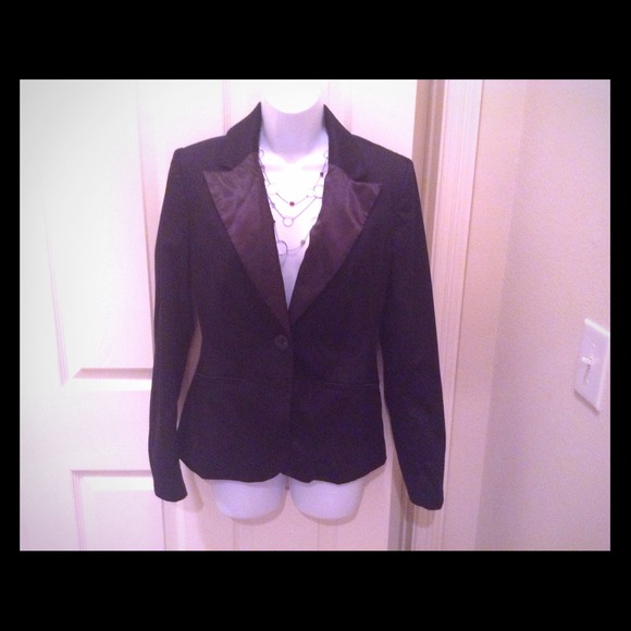 Black GAP jacket size 6