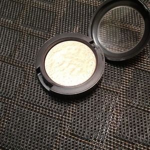 Mac shimmer base