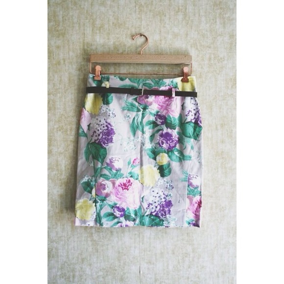 TRADED! H&M floral high waist skirt