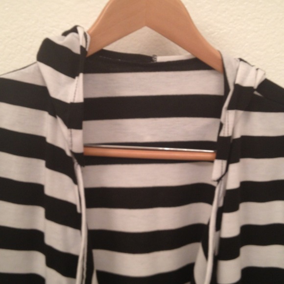 Blk and White stripped open long cardigan - Picture 3 of 4