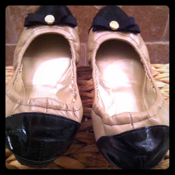 Beautiful Tahari Ballet Flats, Gibson Size 6