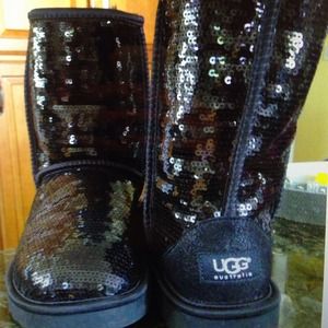 Black sequin uggs! Size 9!