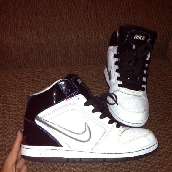 White/Black HighTop Nikes - Picture 3 of 4