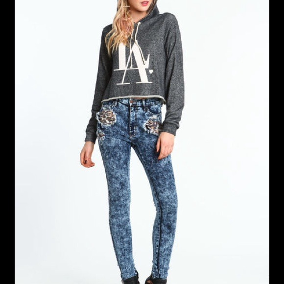 ⚡️SOLD OUT⚡️LA Hoodie Sweater - Picture 3 of 4