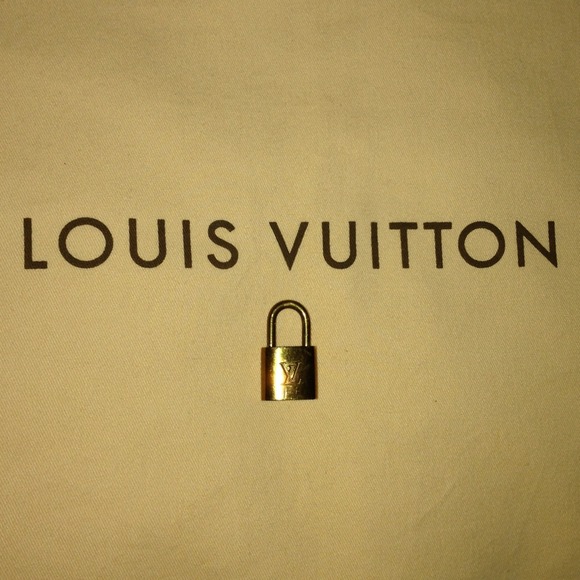 😊FOUND😊In search of key #305