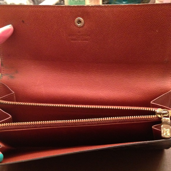 💢SOLD💢💜Authentic Louis Vuitton Sarah Wallet💜 - Picture 2 of 4