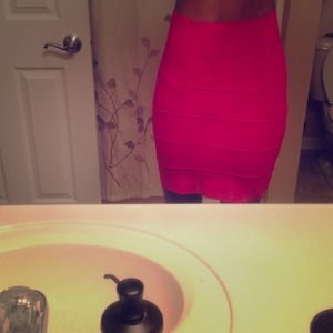 #SALE Tight pink pencil skirt from BCBG! #SALE!!