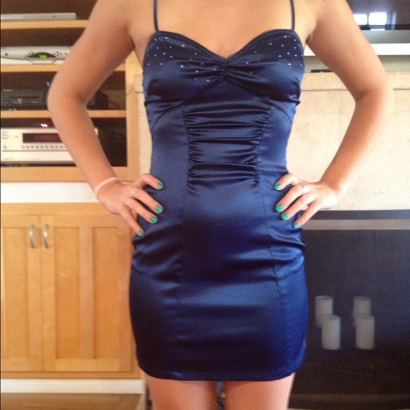 Guess Dresses & Skirts - 💫Reduced💫 Guess dress size 2!