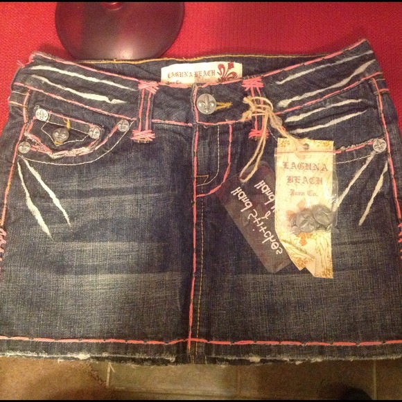 🎉HOST PICK🎉LAGUNA BEACH 🔥HOT🔥Mini Jean Skirt - Picture 3 of 4
