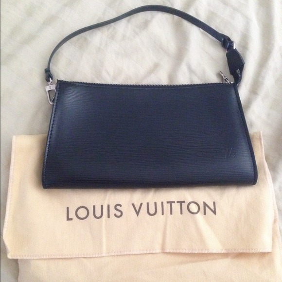 🅾SOLD🅾Louis Vuitton Epi Noir Pochette Clutch - Picture 1 of 4