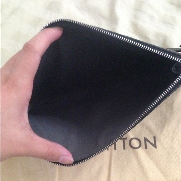 🅾SOLD🅾Louis Vuitton Epi Noir Pochette Clutch - Picture 4 of 4