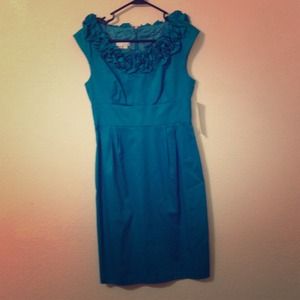 ✨Capri Blue dress with gorgeous neckline detail!✨