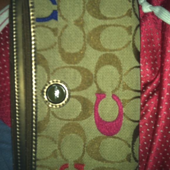 Authentic Coach wallet tons of room and pockets