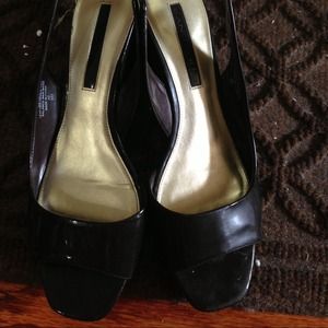 Bandolino brown patent leather sling back sandals