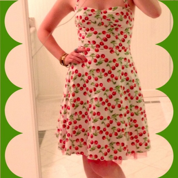 ✨SOLD!✨Retro 50s cherry dress - Picture 2 of 4