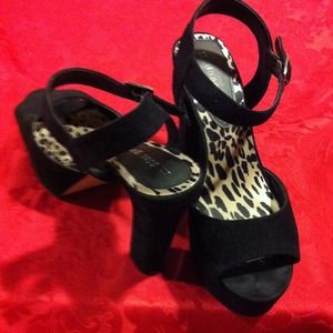 Black chunky stacked peep toe heel