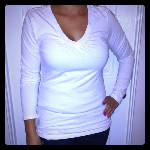 BUNDLED for @docholiday long white vneck tshirt !!