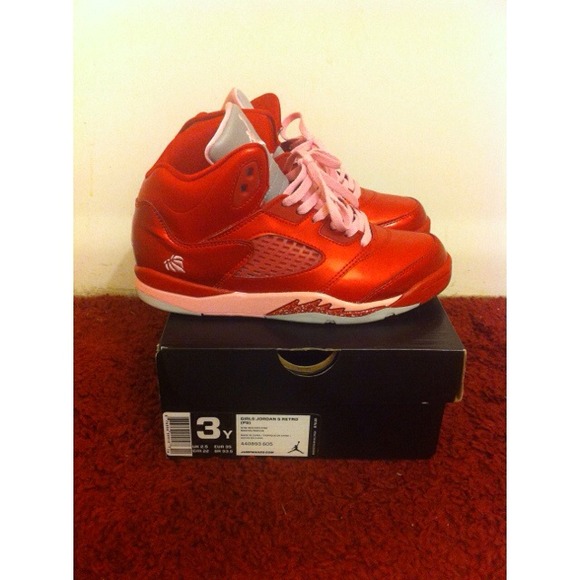 Jordan Retro V's size 3y PS