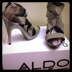 Light gray Aldo heels